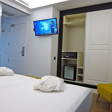Colon Plaza By Anthology 4*