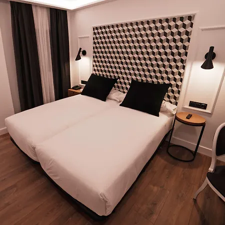 Hotel Colon Plaza 4*